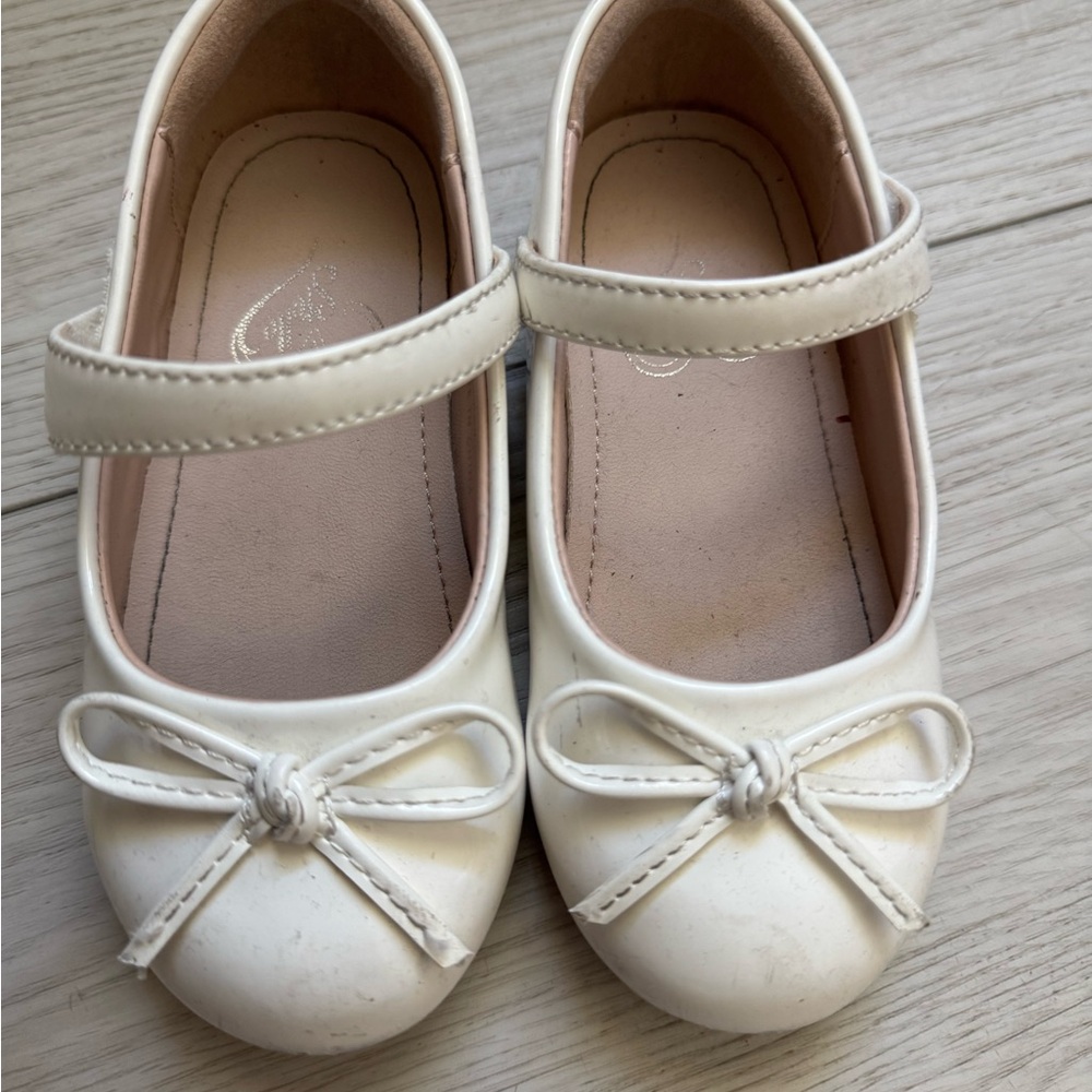 Toddler Cream Mary Jane Ballet Flats with Bow Accent